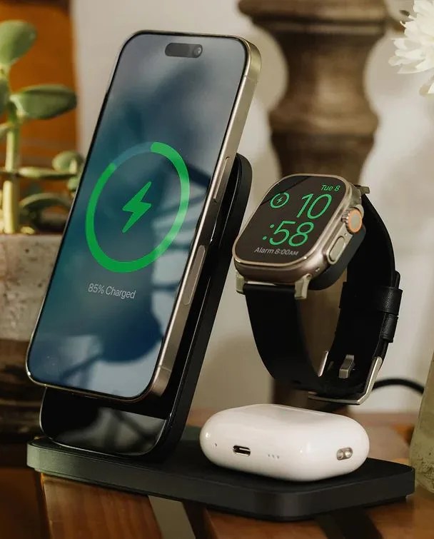 nomad stand one max charger