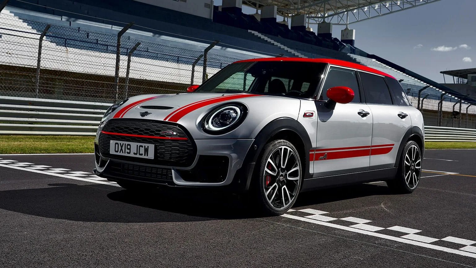 2020-Mini-Clubman-JCW-Review-gear-patrol-lead-slide-1