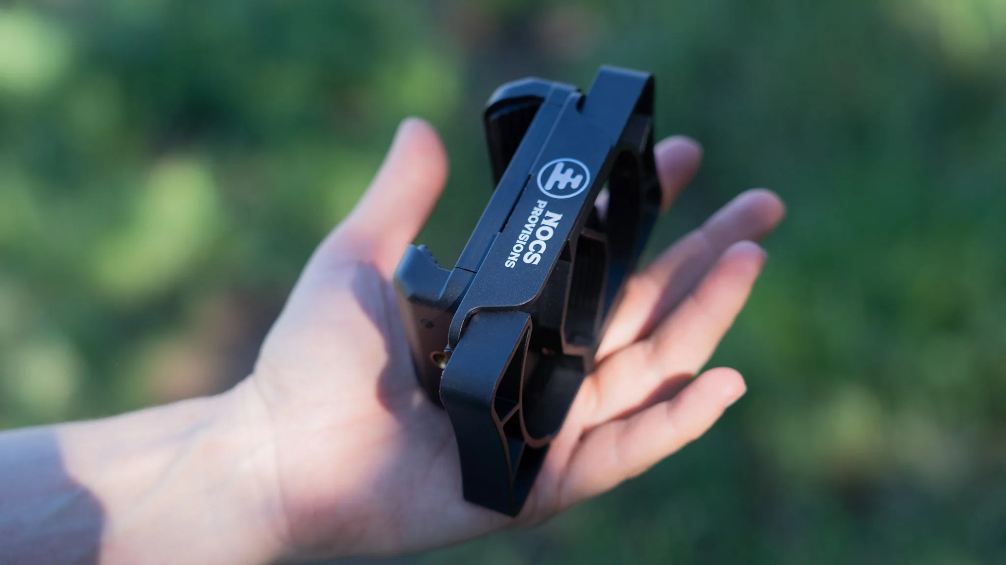 nocs smartphone adapter