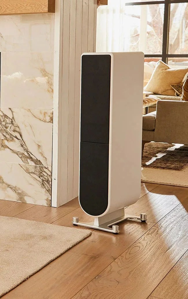 aspen fr10 loudspeaker in a living room