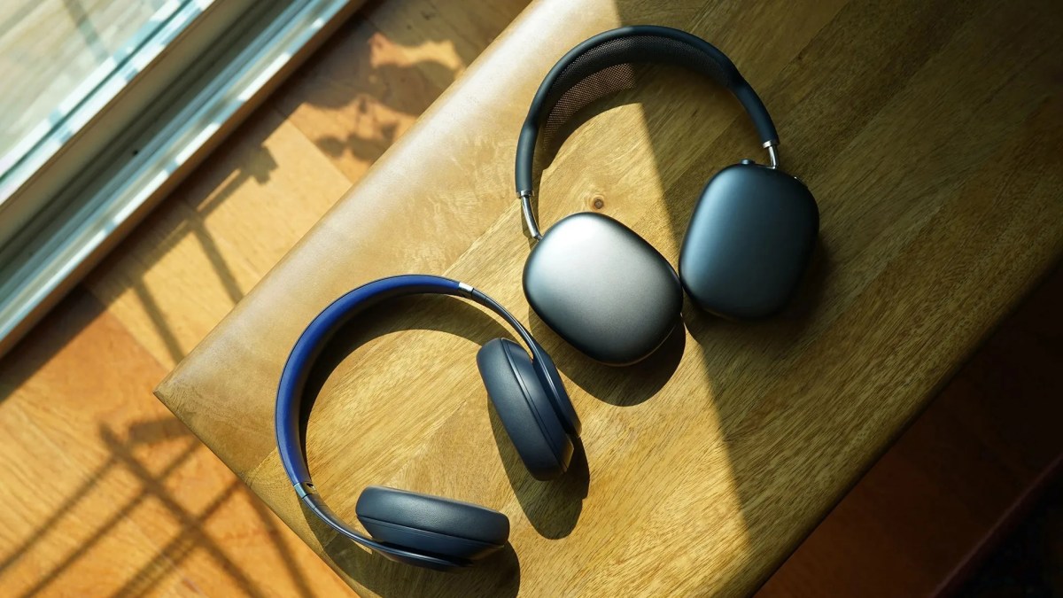 Beats-Studio-Pro-Vs.-Apple-
