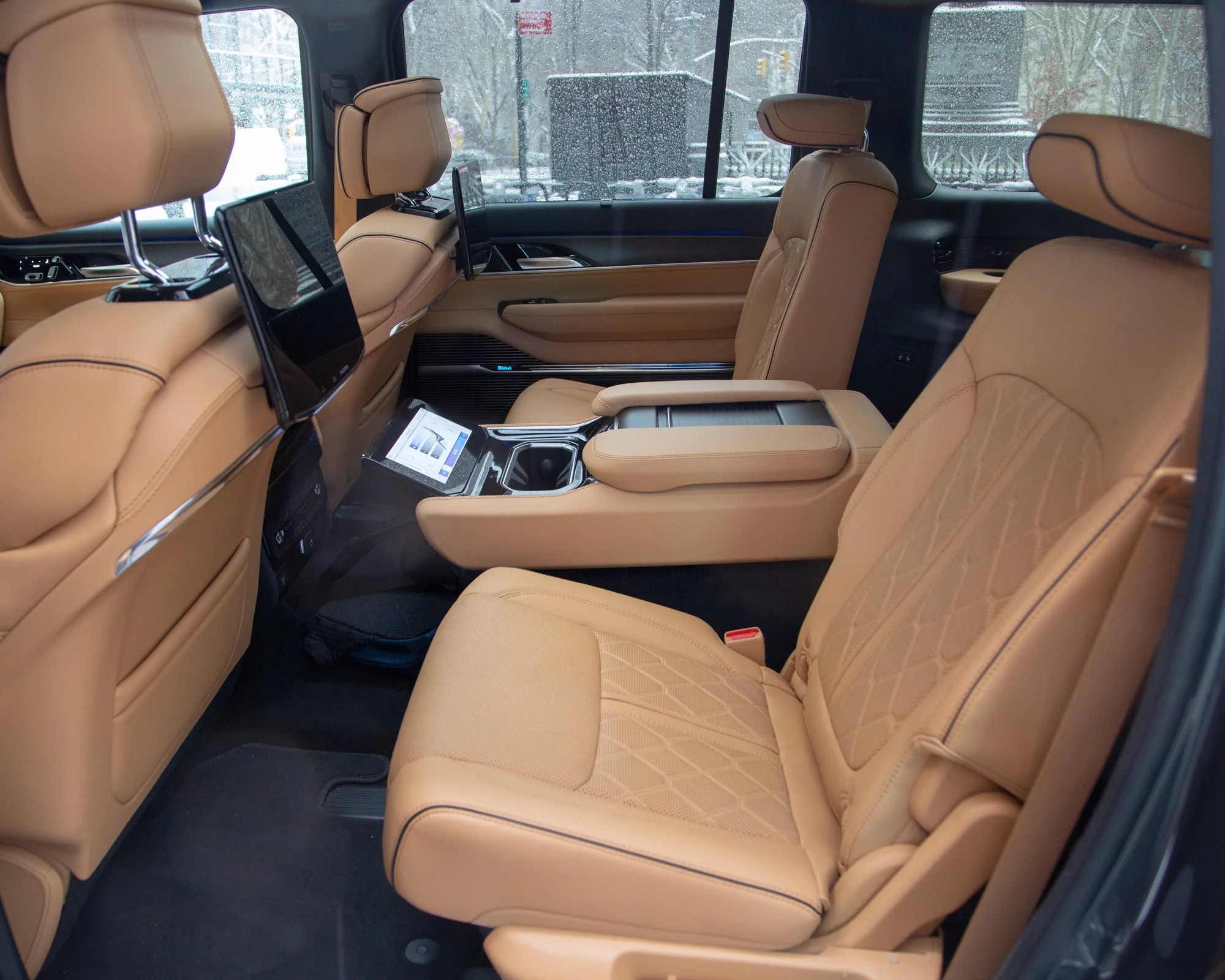 second row rear seats of a 2024 jeep wagoneer l