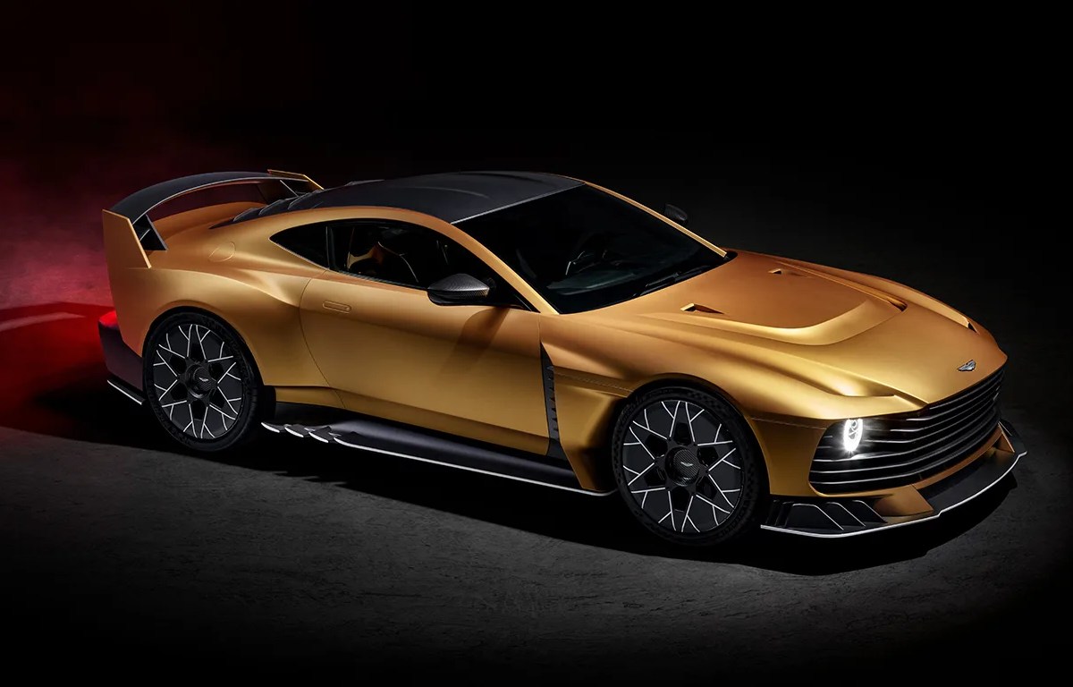 ASTON MARTIN カタログ aston-martin-valiant-lead-jpg.