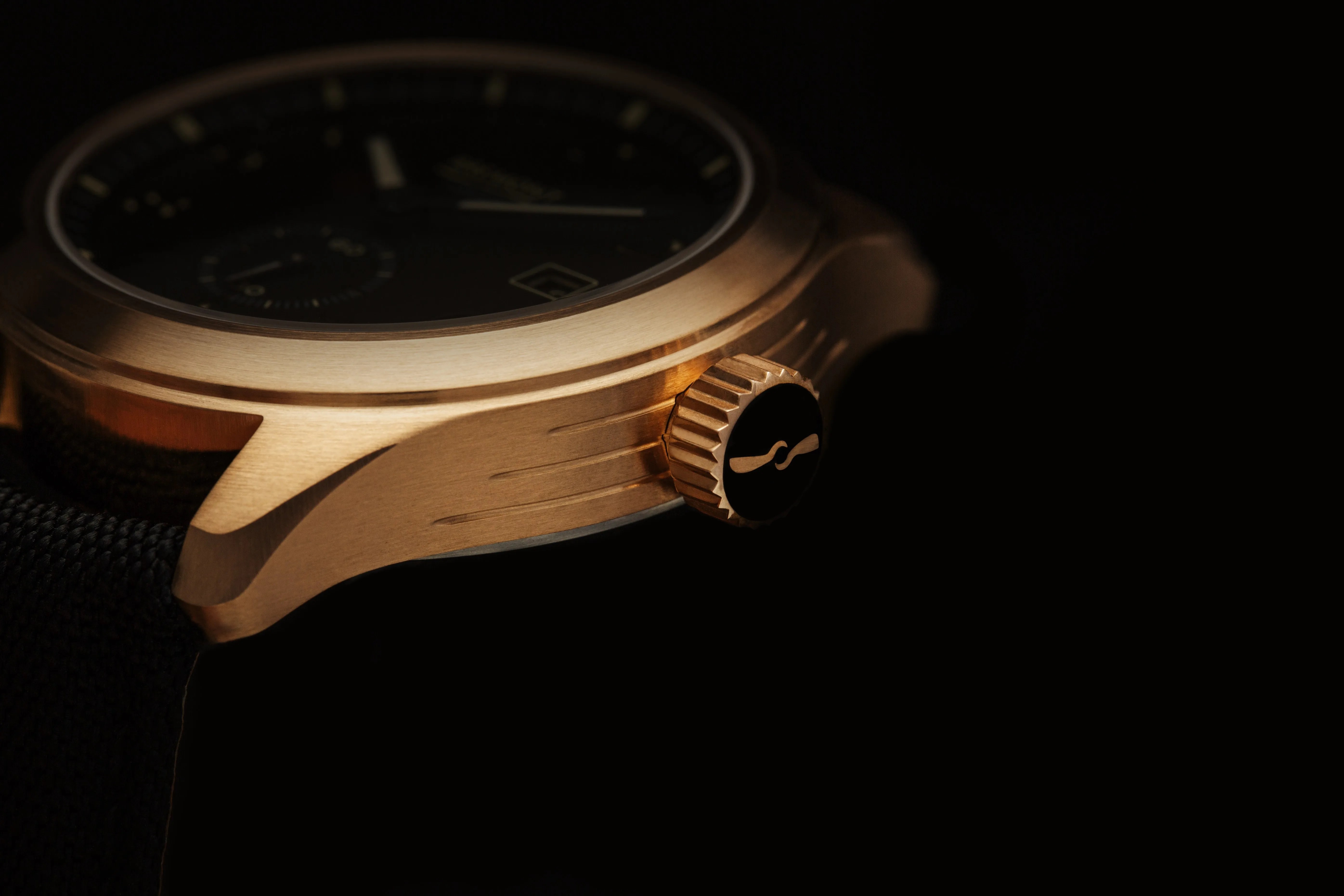 bremont bronze watch case lug and crown