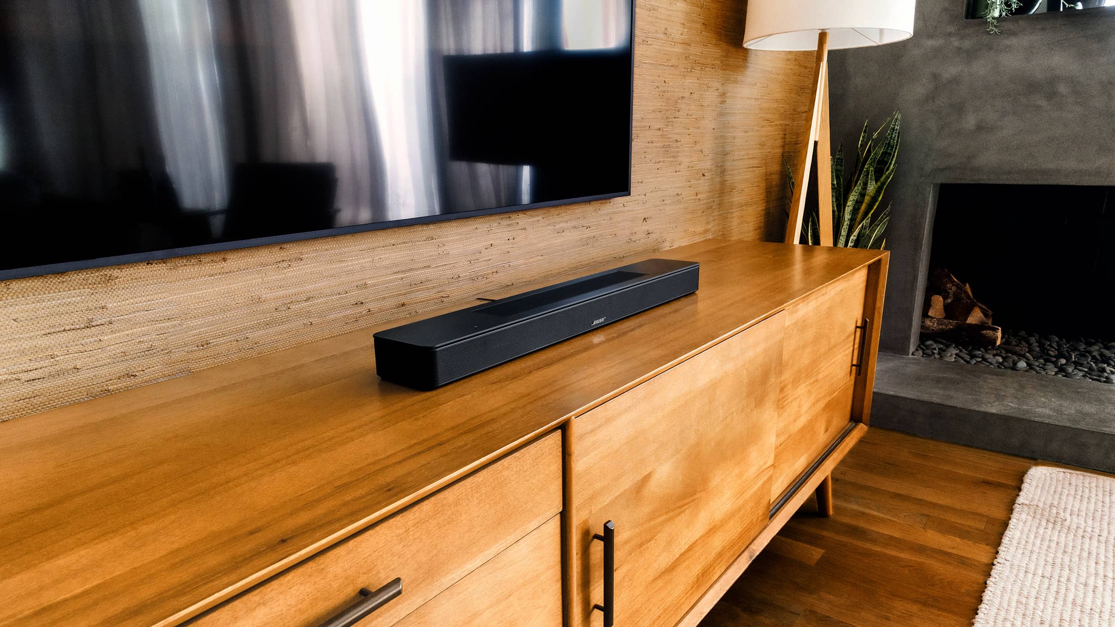 Bose's Dolby Atmos Soundbar Has an Awesome Surround Sound Feature