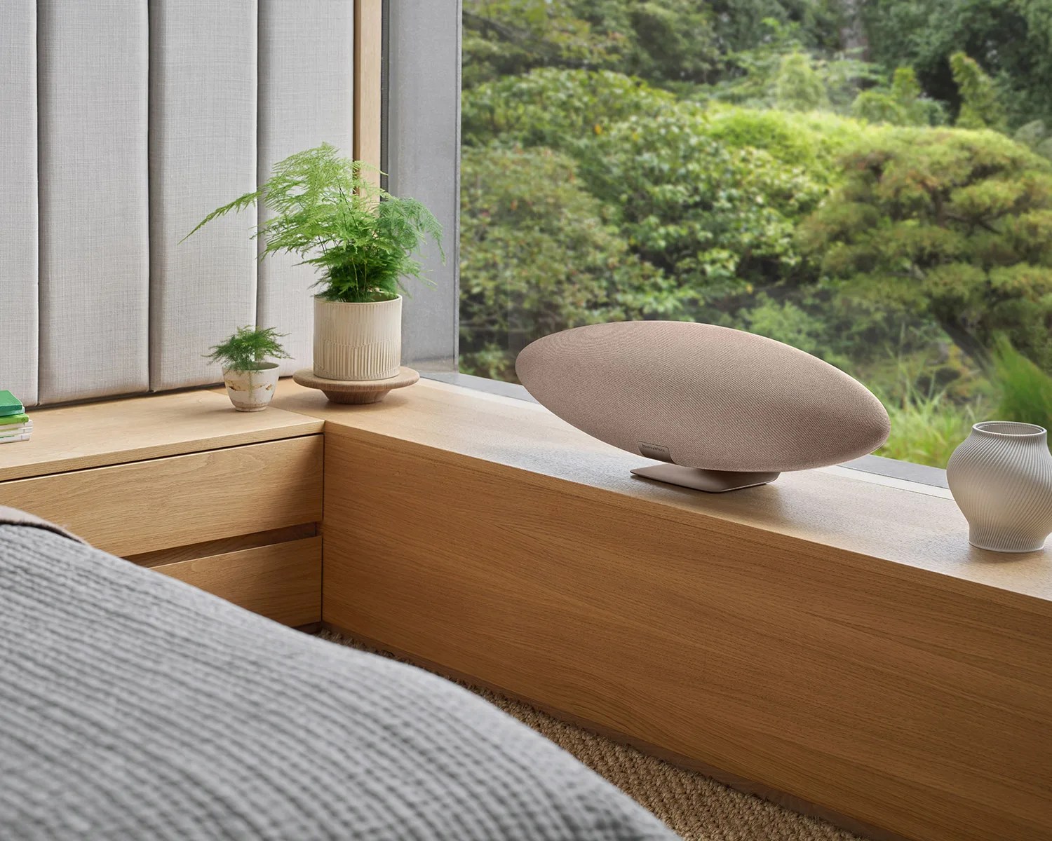 Bowers & Wilkins Zeppelin Pro Edition wireless speaker