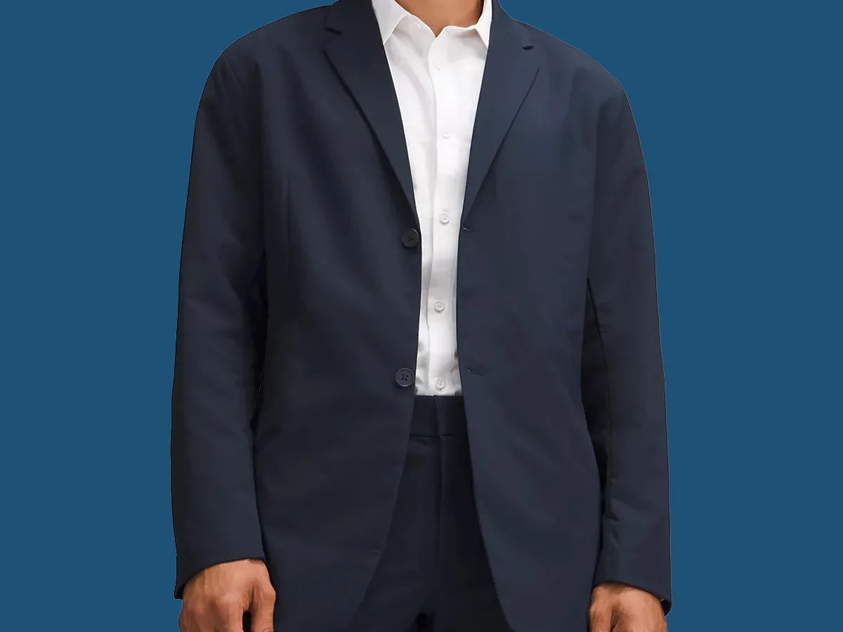 Lululemon-new-Venture-Button-