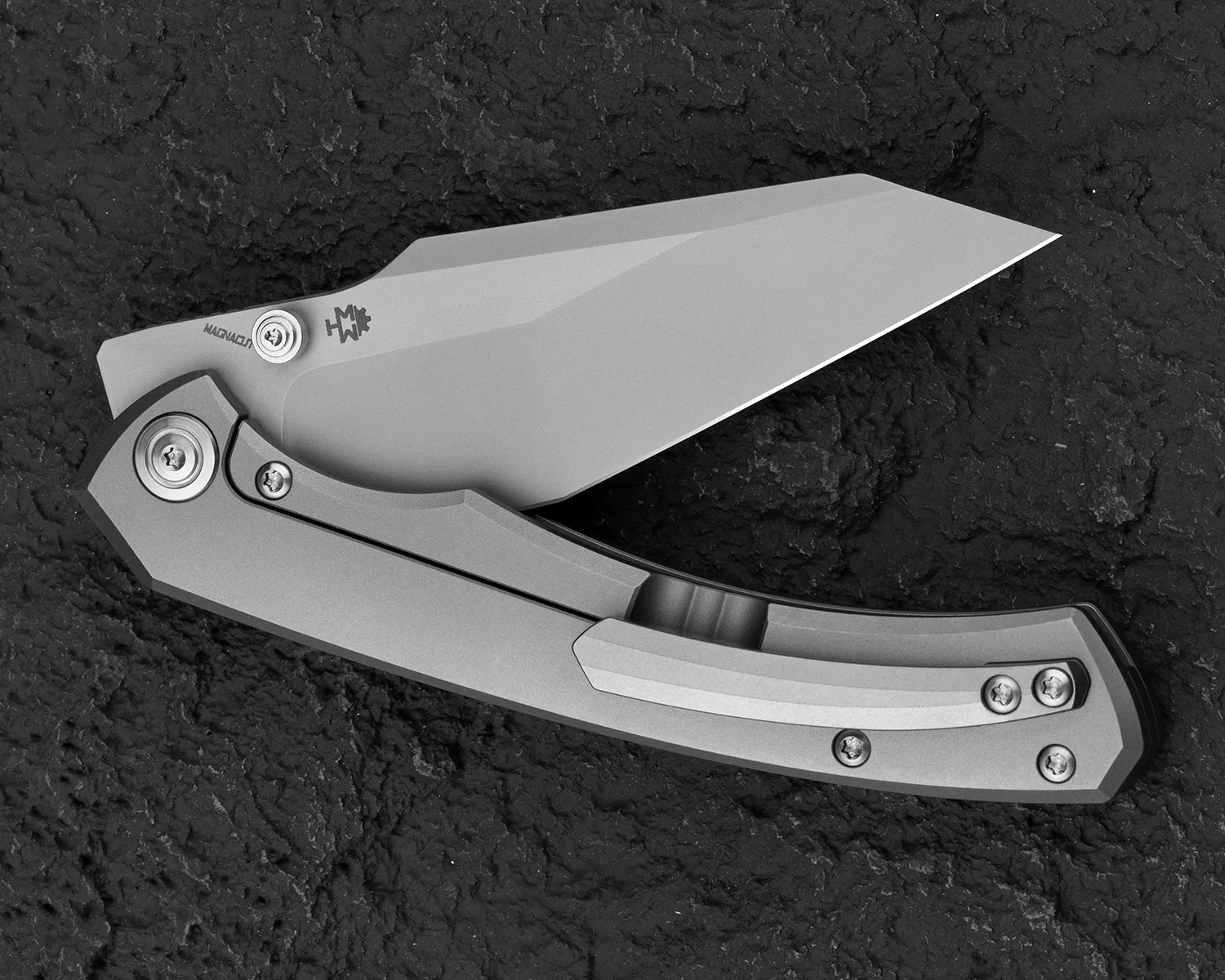 bestech clastic half fold