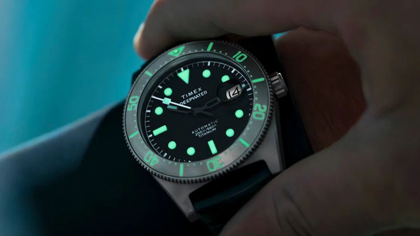 timex dive watch on a divers wrist underwater