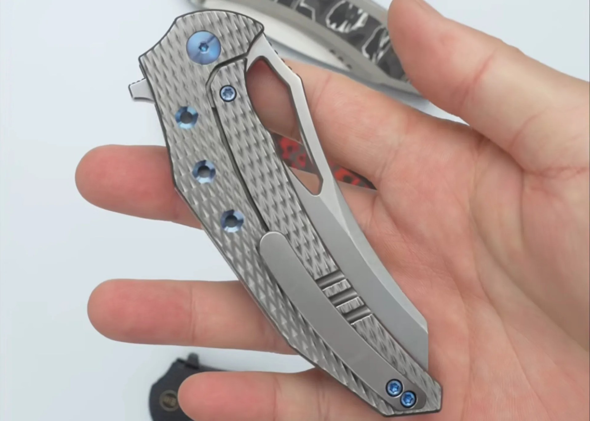 weknife-epaulette-folded