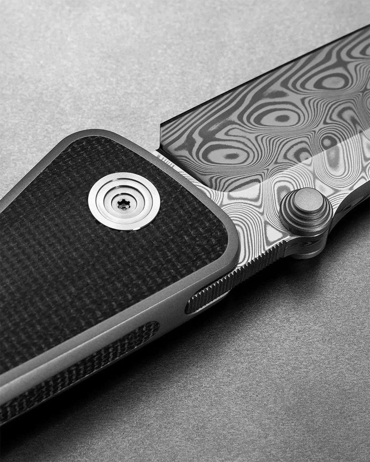 встроенный карманный нож