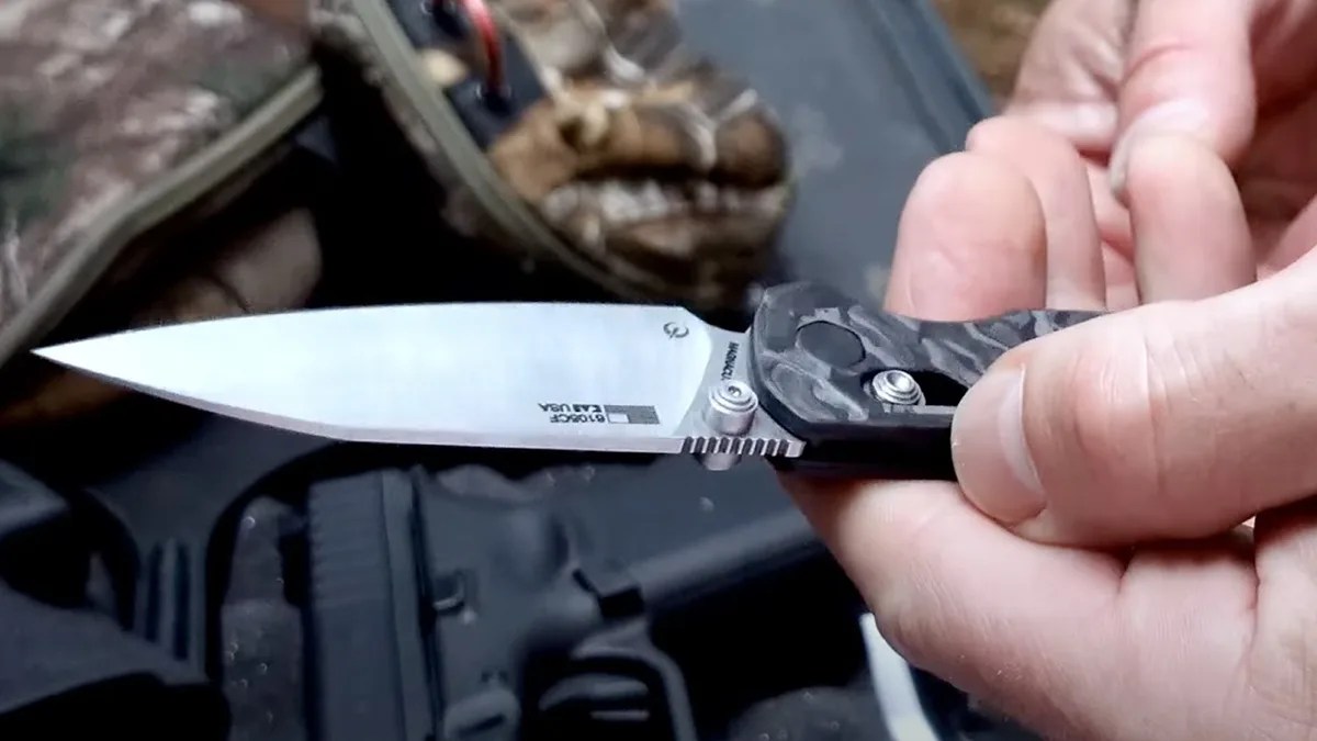 kershaw bel-air carbon-fiber pocket knife
