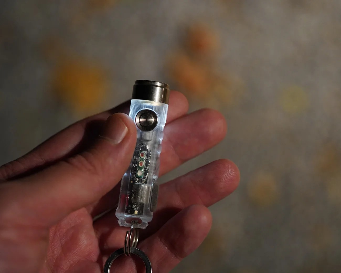 RovyVon Aurora A8 flashlight