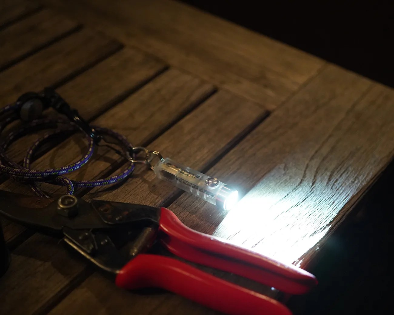 RovyVon Aurora A8 flashlight