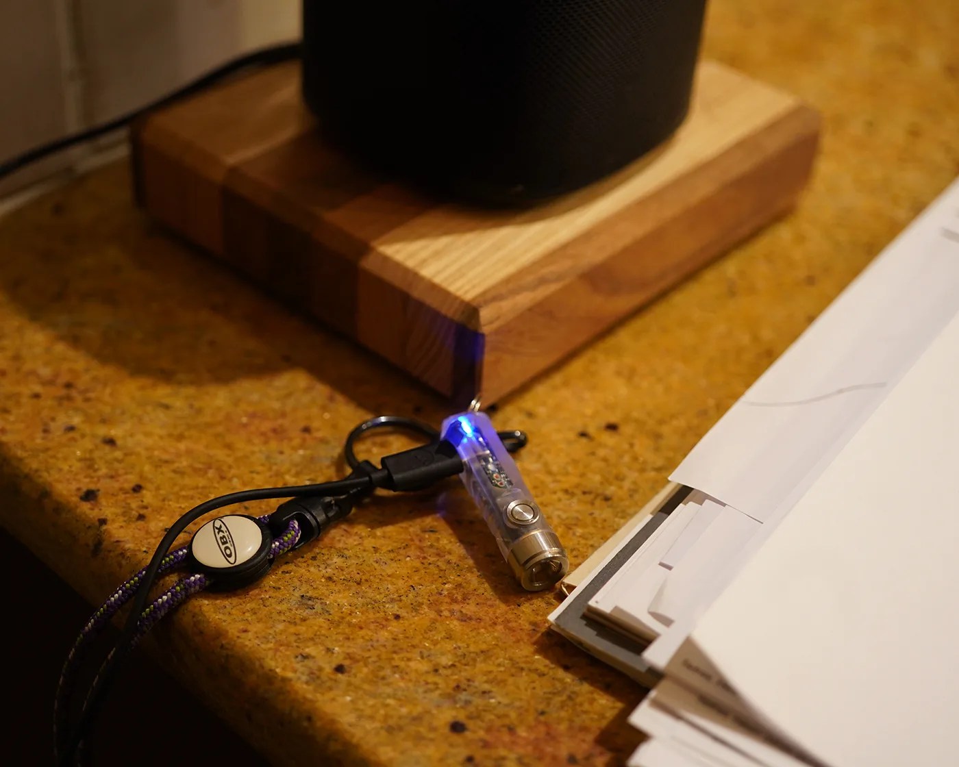 RovyVon Aurora A8 flashlight