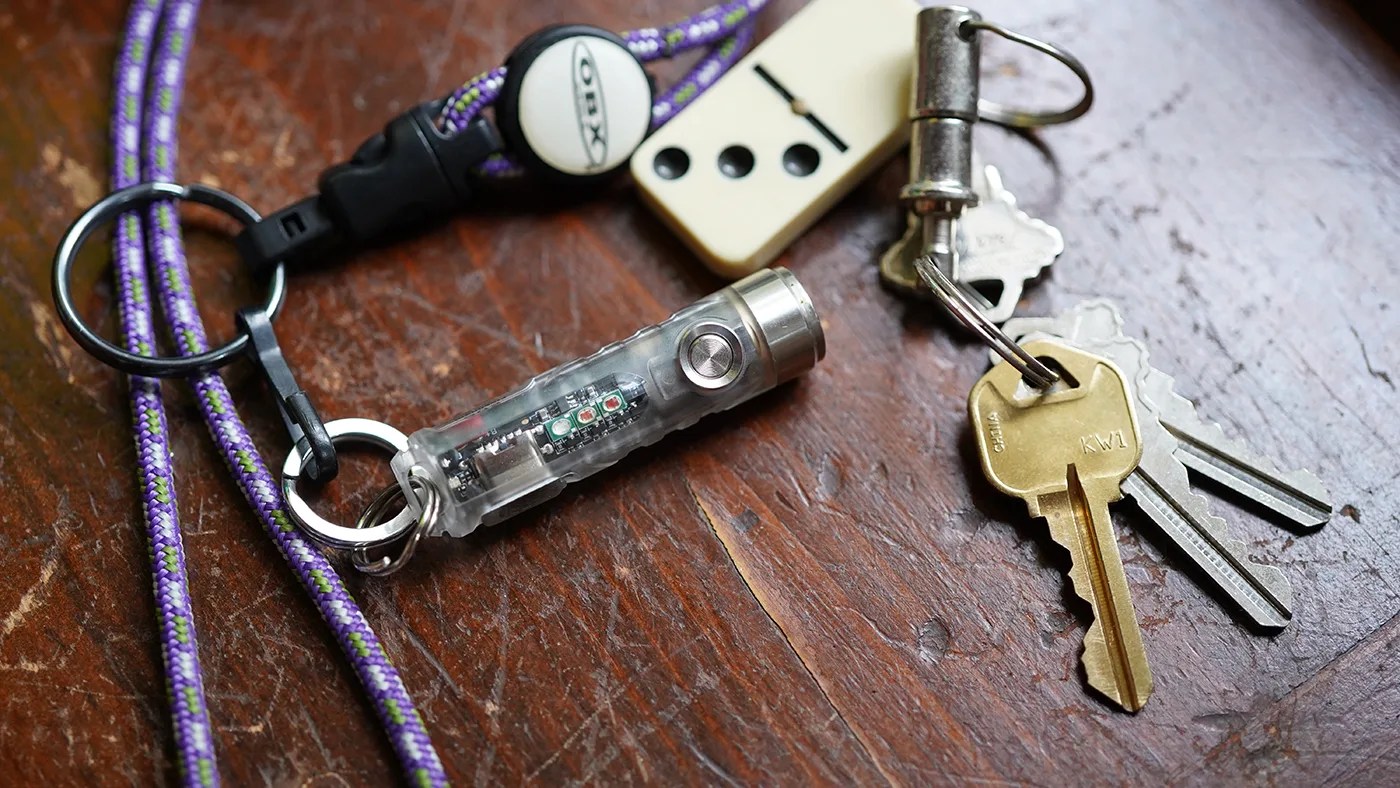 RovyVon Aurora A8 flashlight