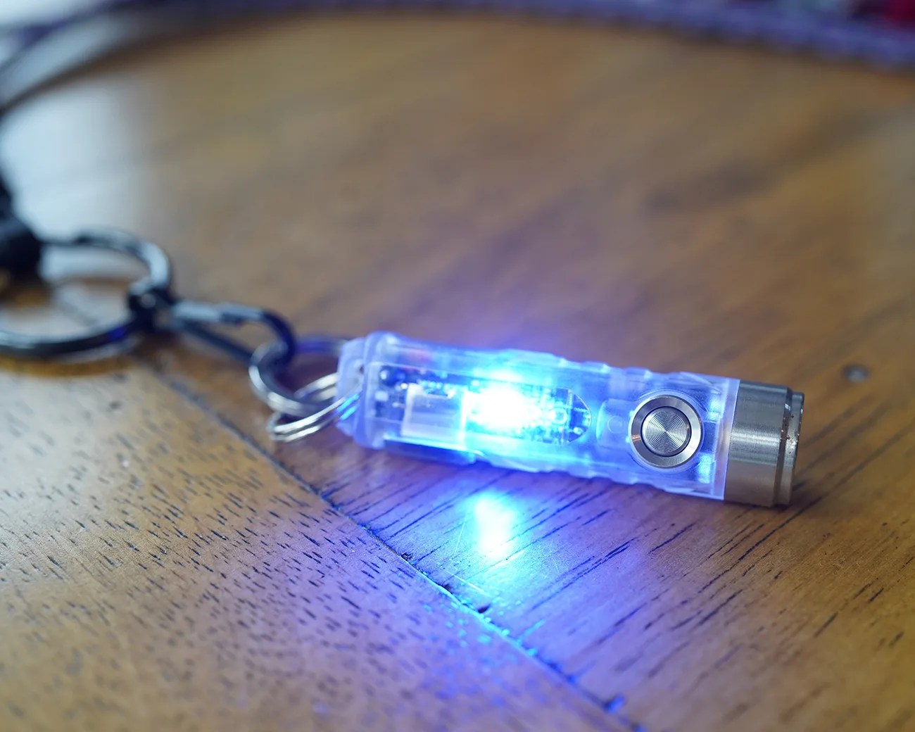 RovyVon Aurora A8 flashlight