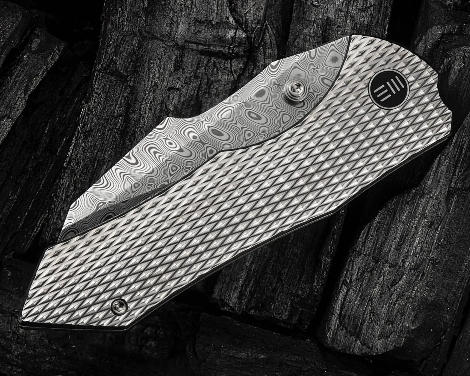 weknife hi-fin xl folded