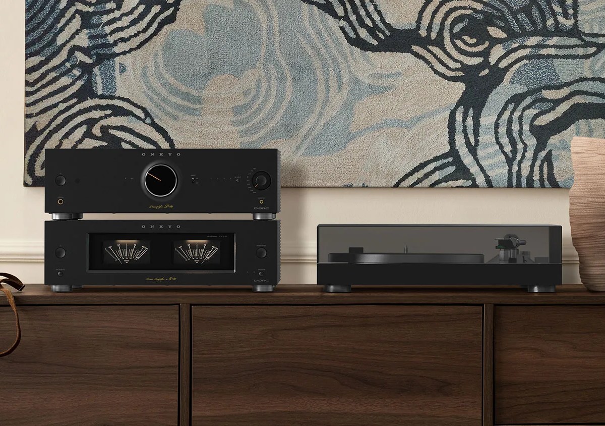 ONKYO MCA-1170 アンプ オンキヨーブランド初、小規模施設向け業務用アンプ。「Onkyo