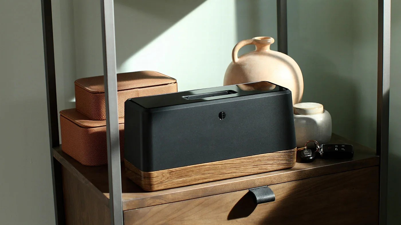 Swippitt smartphone charging system