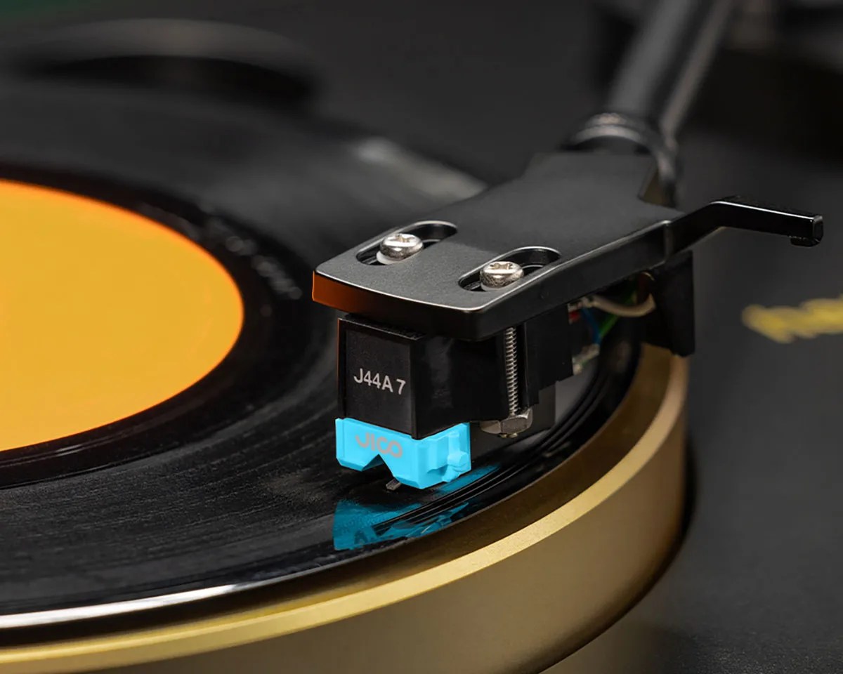 A Japanese Audio Brand's First-Ever Record Players Are a New Spin