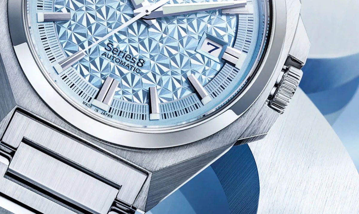 citizen-series-8-831-crop-gear