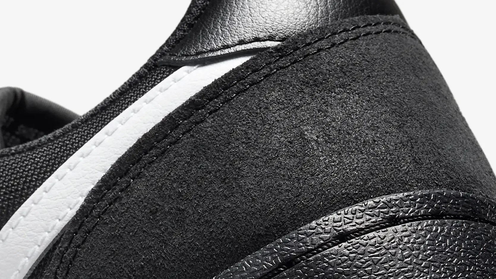 Nike black and white sneaker