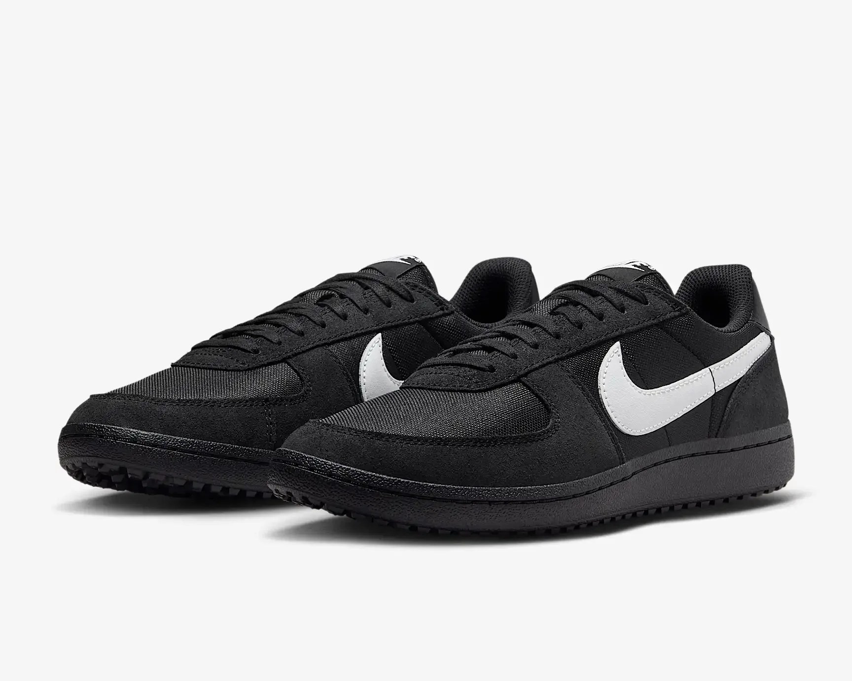 Nike black and white sneaker