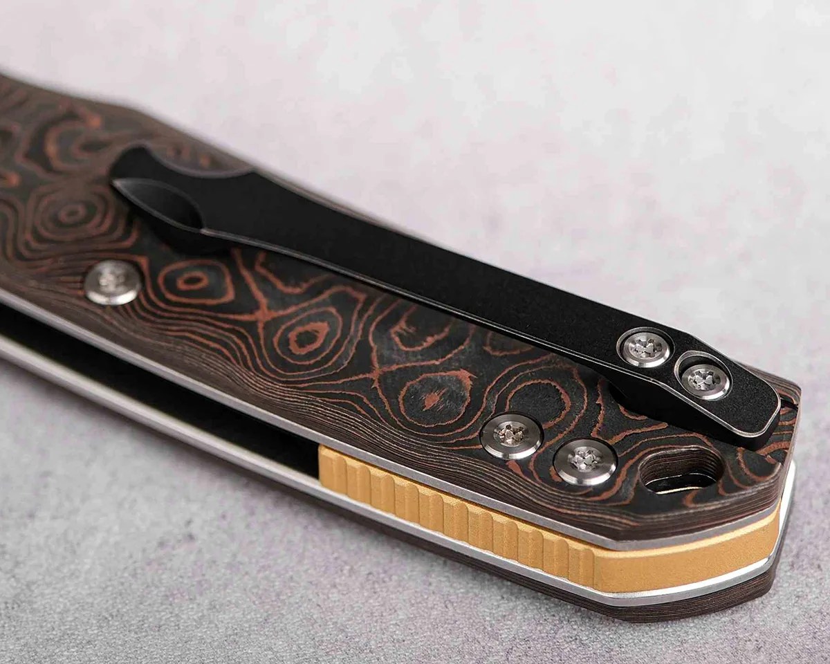 Closeup of Vosteed Psyop Elmax knife handle