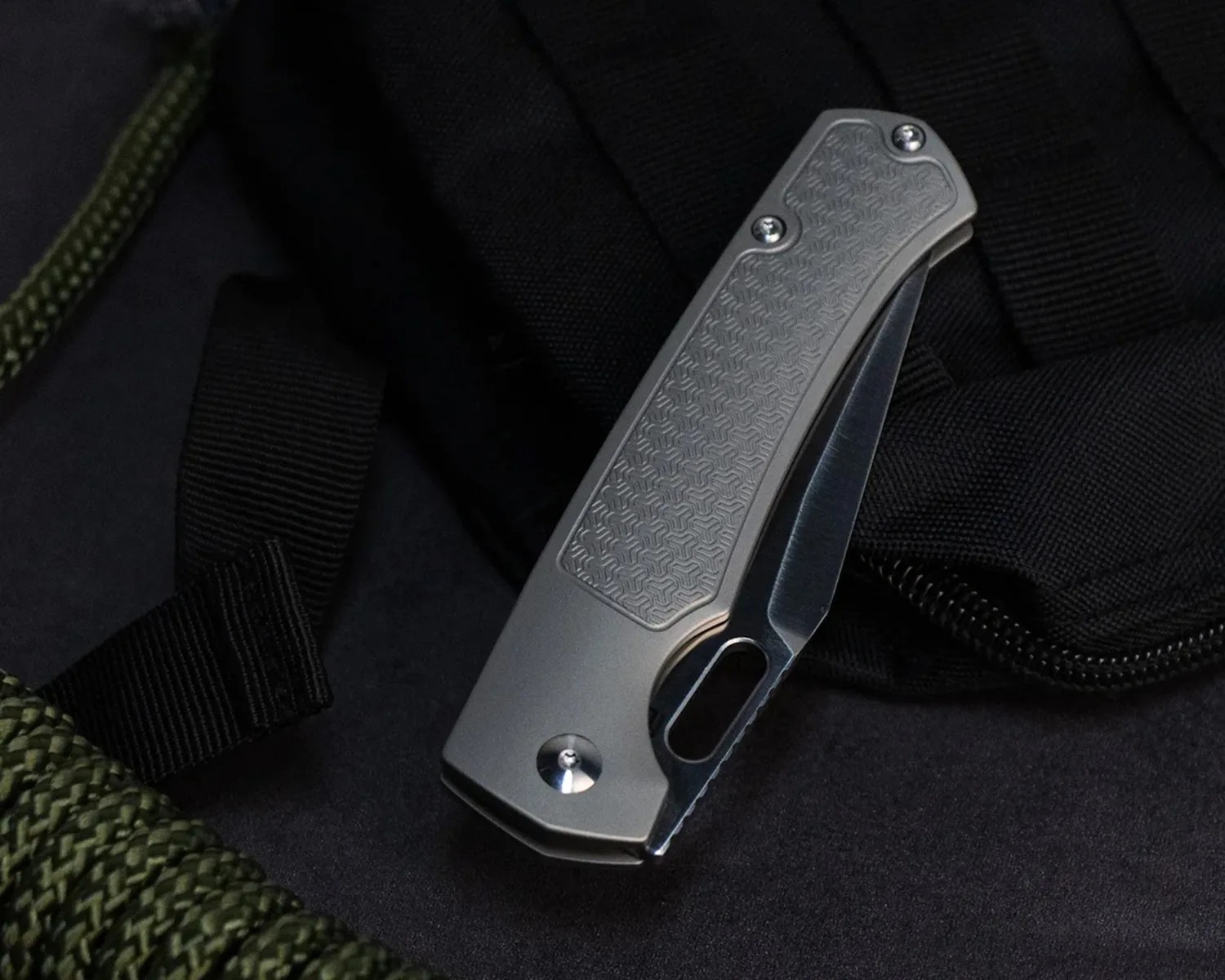 artisan cutlery revel pocket knife folded