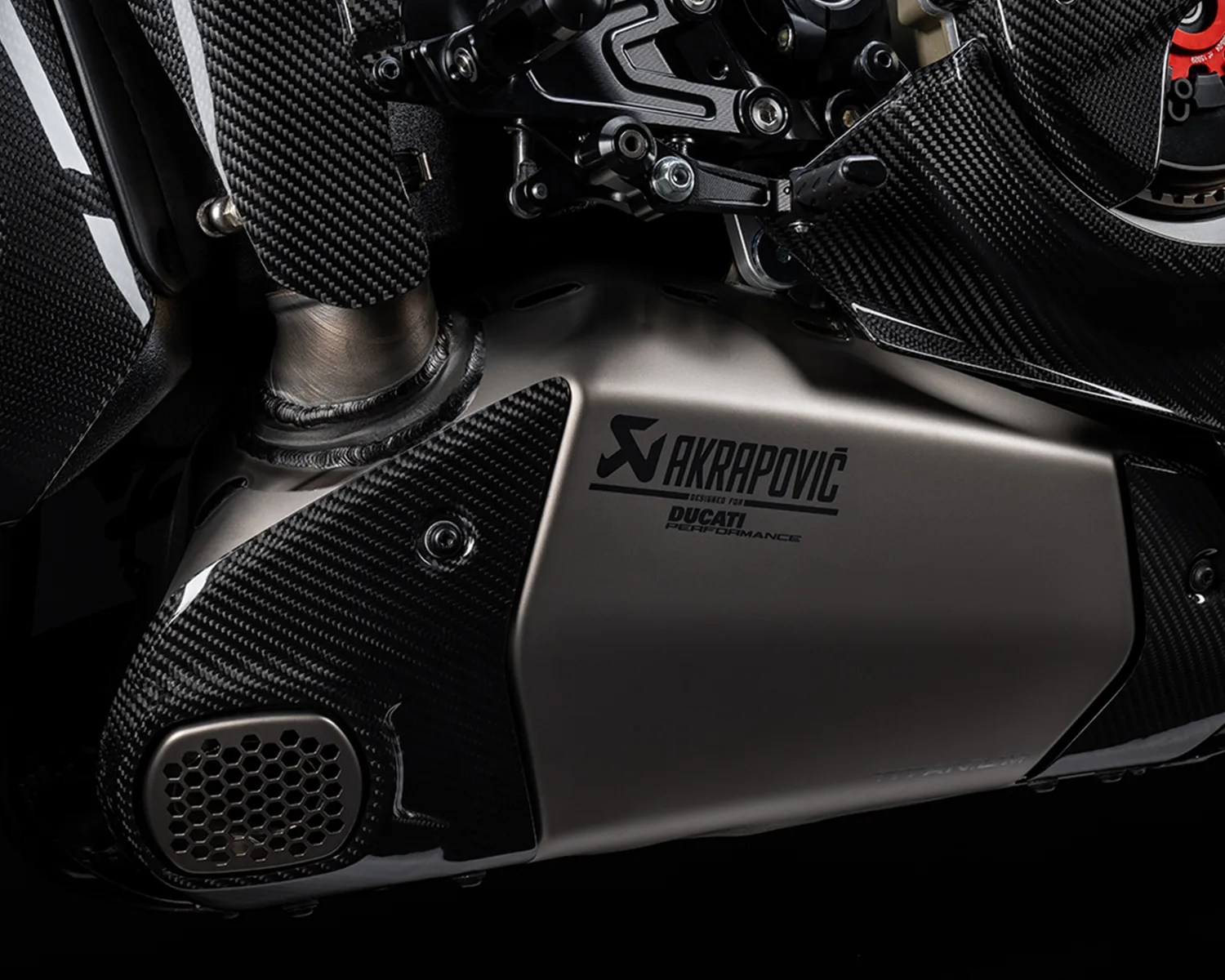 Akrapovič titanium silencer