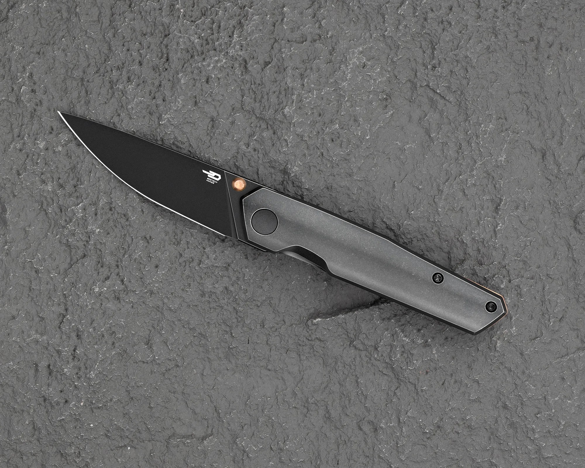 Bestech VK-Kuze knife on black stone background