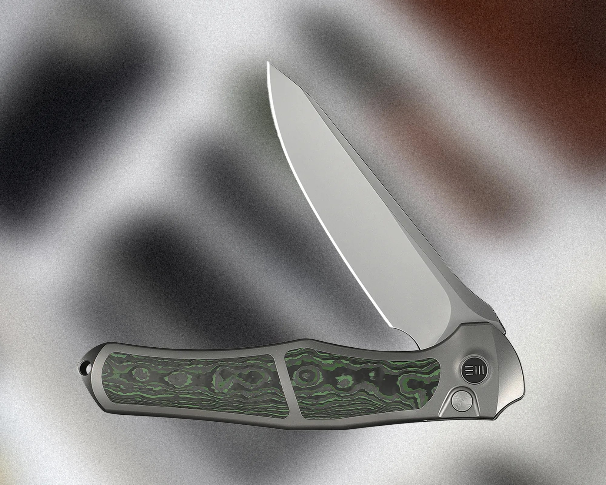 We Knife 702xi half opened