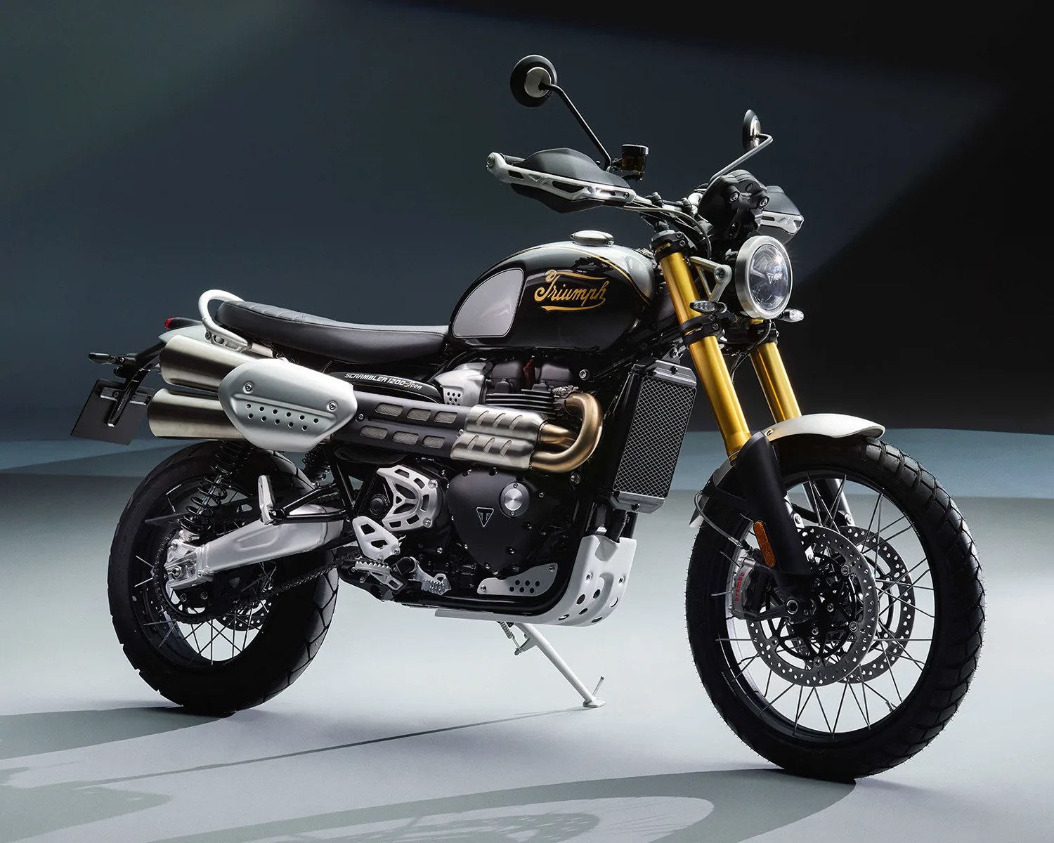 triumph scrambler 1200 xe icon edition hero