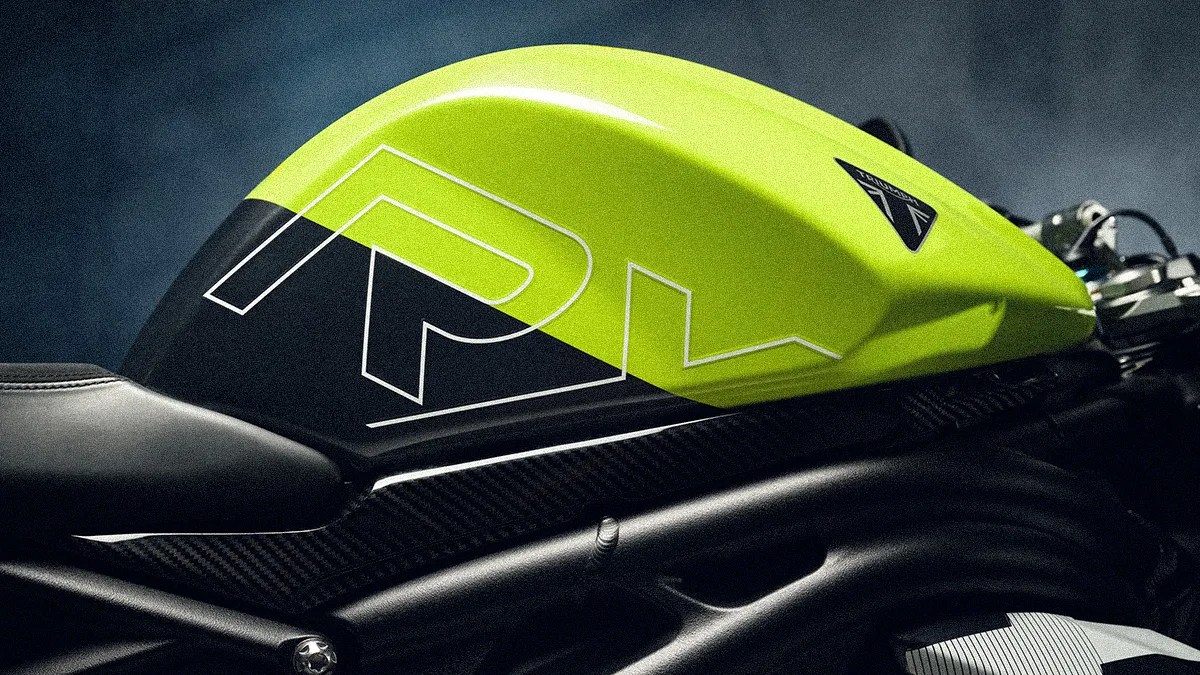 2026 triumph speed triple 1200 rx tank macro