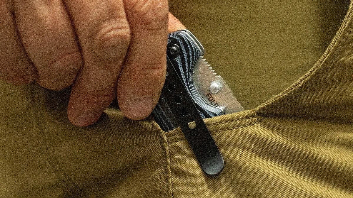 crkt folding razel knife macro