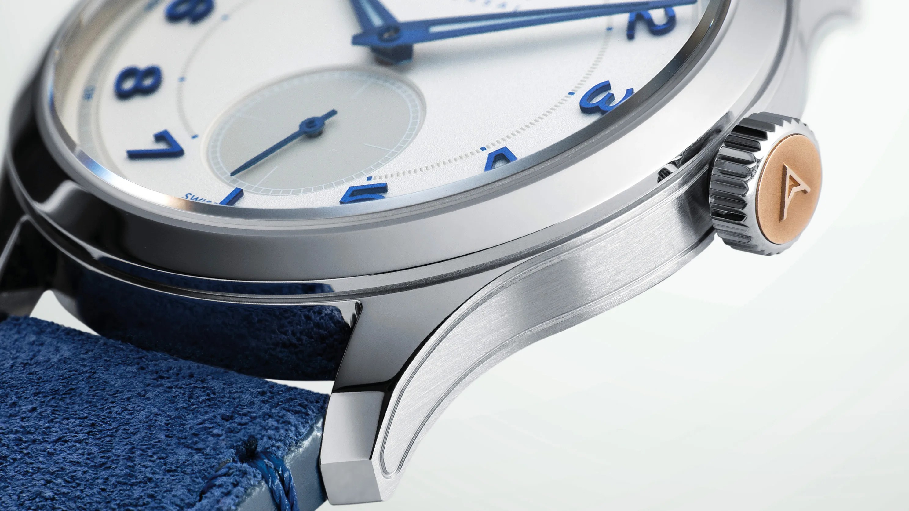 the case, dial and crown of a Farer watch