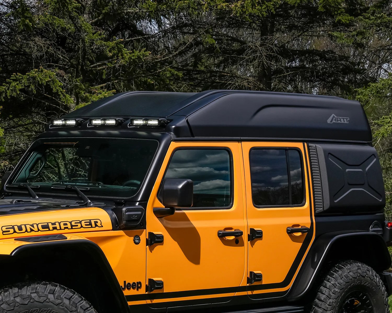 jeep wranger dometic artt carbon-fiber shell
