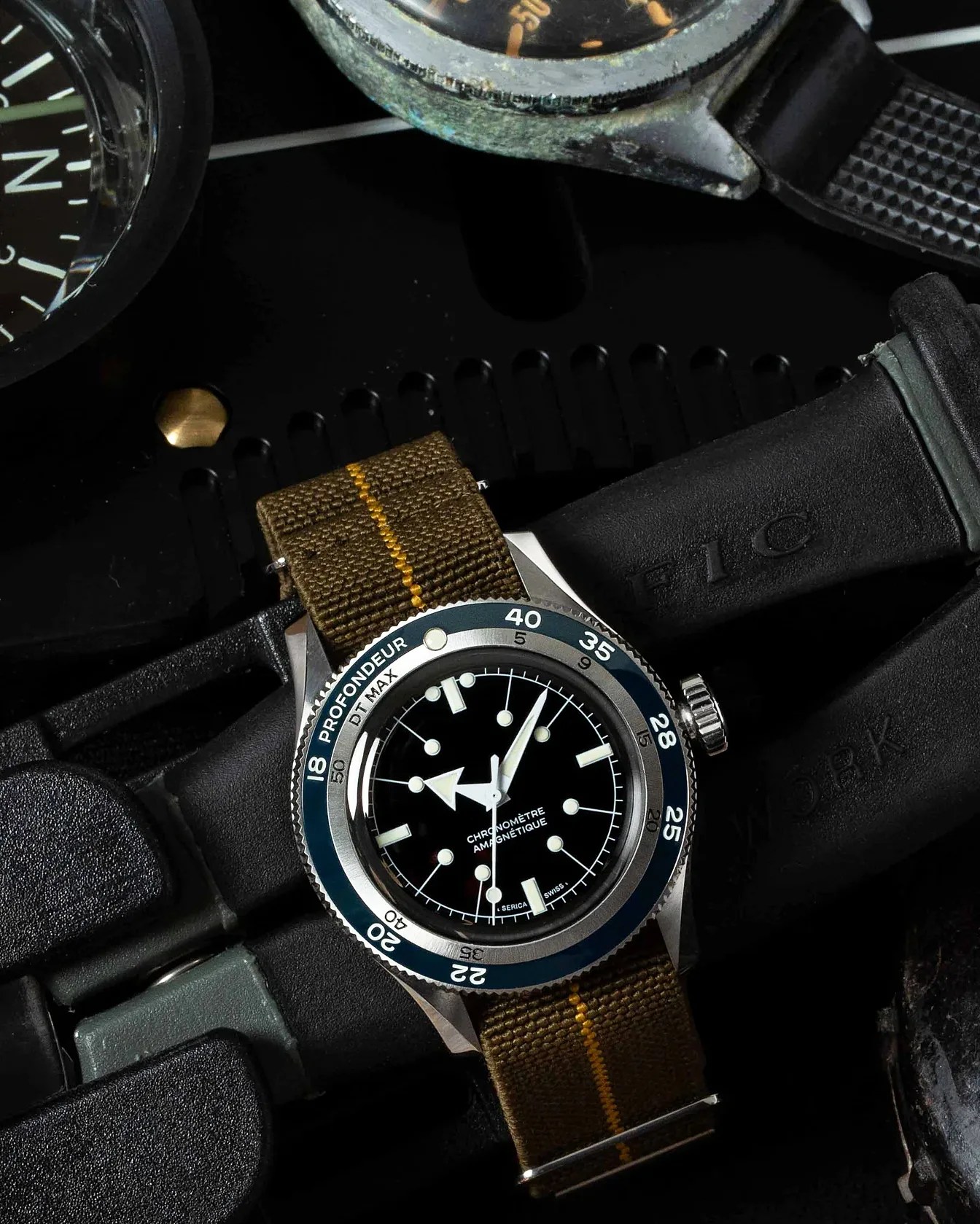 a Serica dive watch and diving equipement