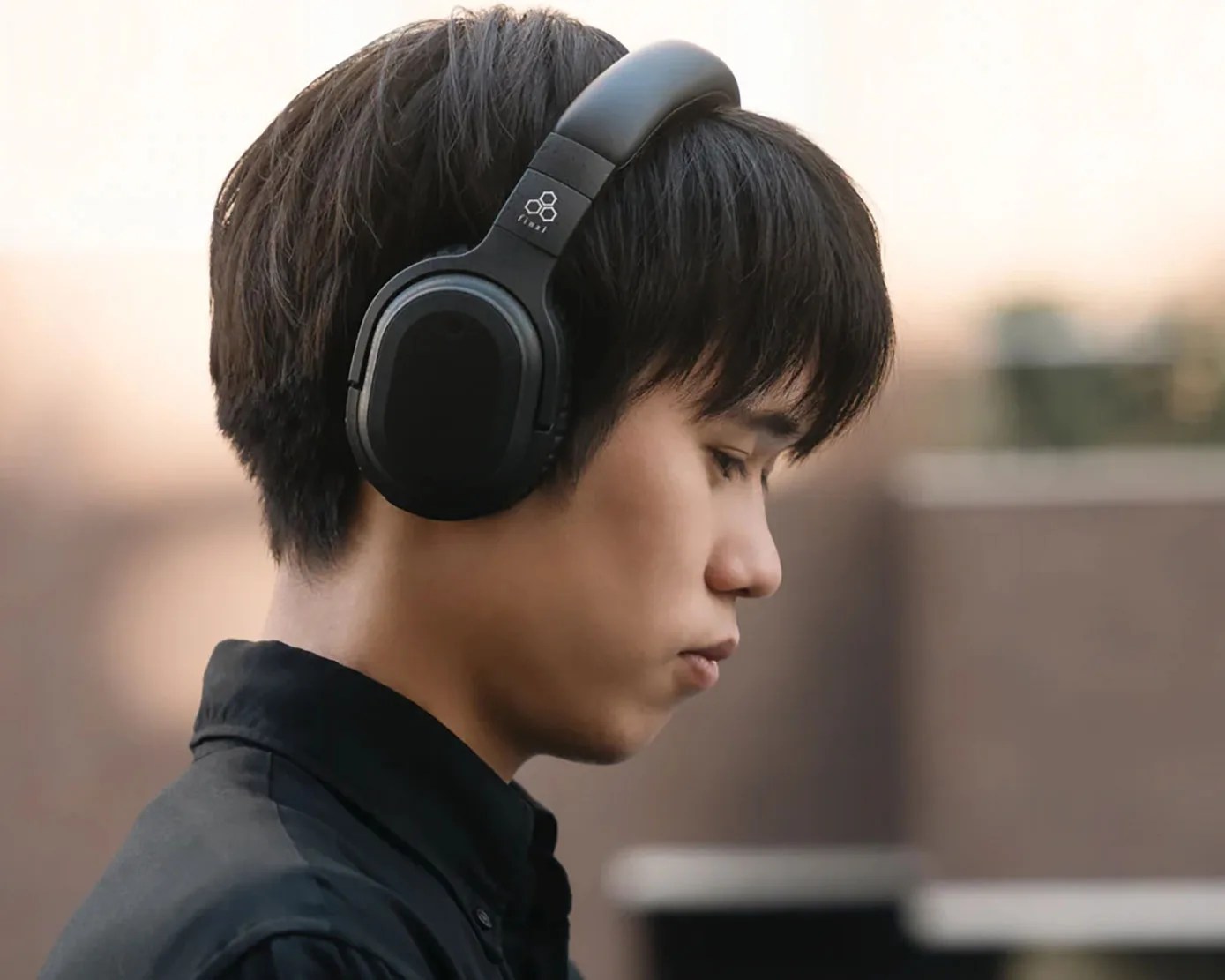 Final Audio UX3000 Headphones - Thumbnail 3