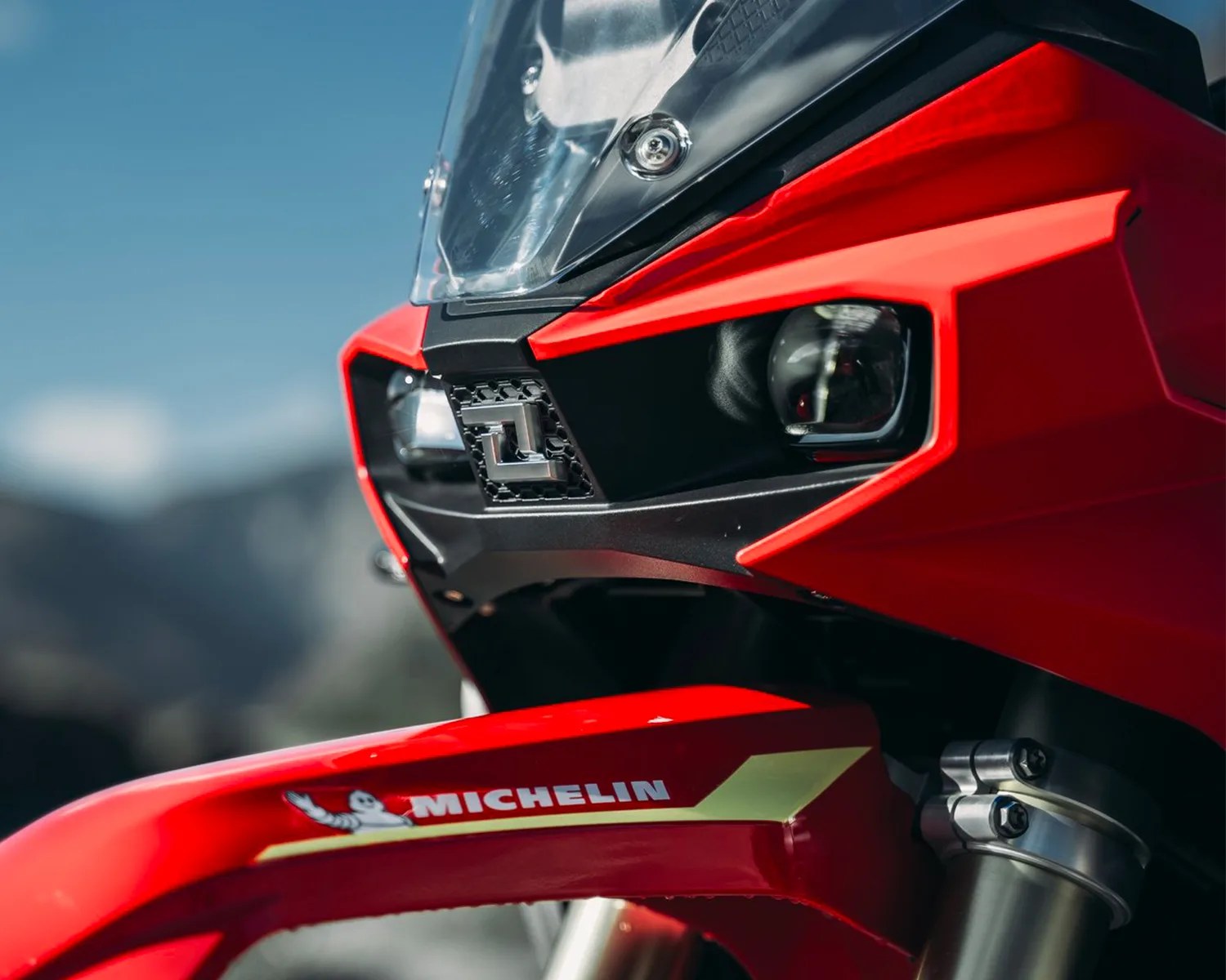 kove 800x rally adventure motorcycle headlight detail