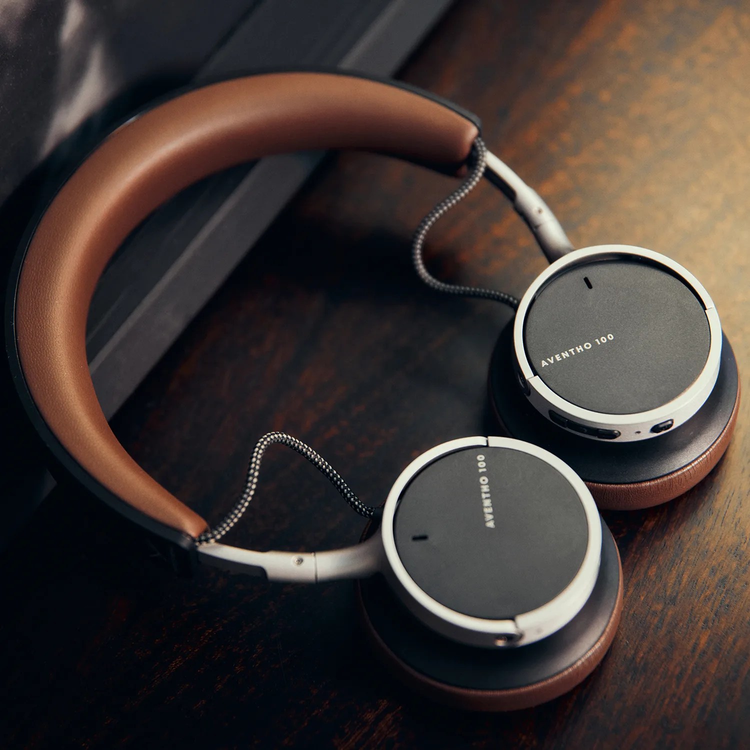 Beyerdynamic Aventho 100 headphones