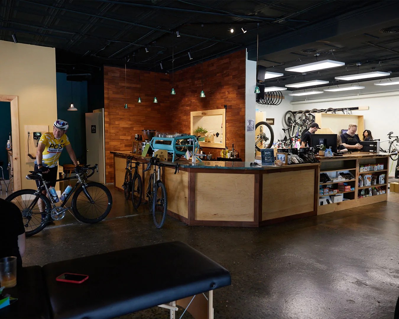 people resting at gravelo workshop