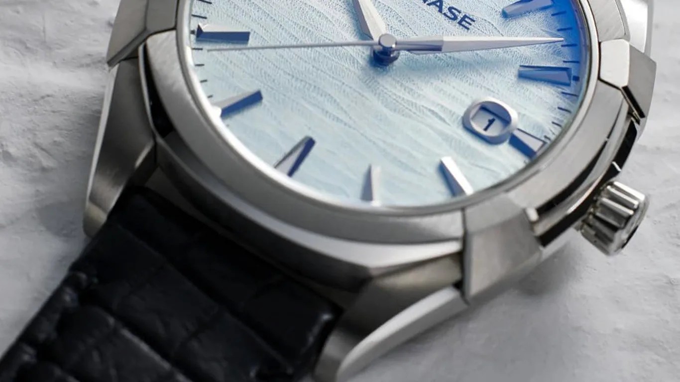 Minase Uruga watch closeup