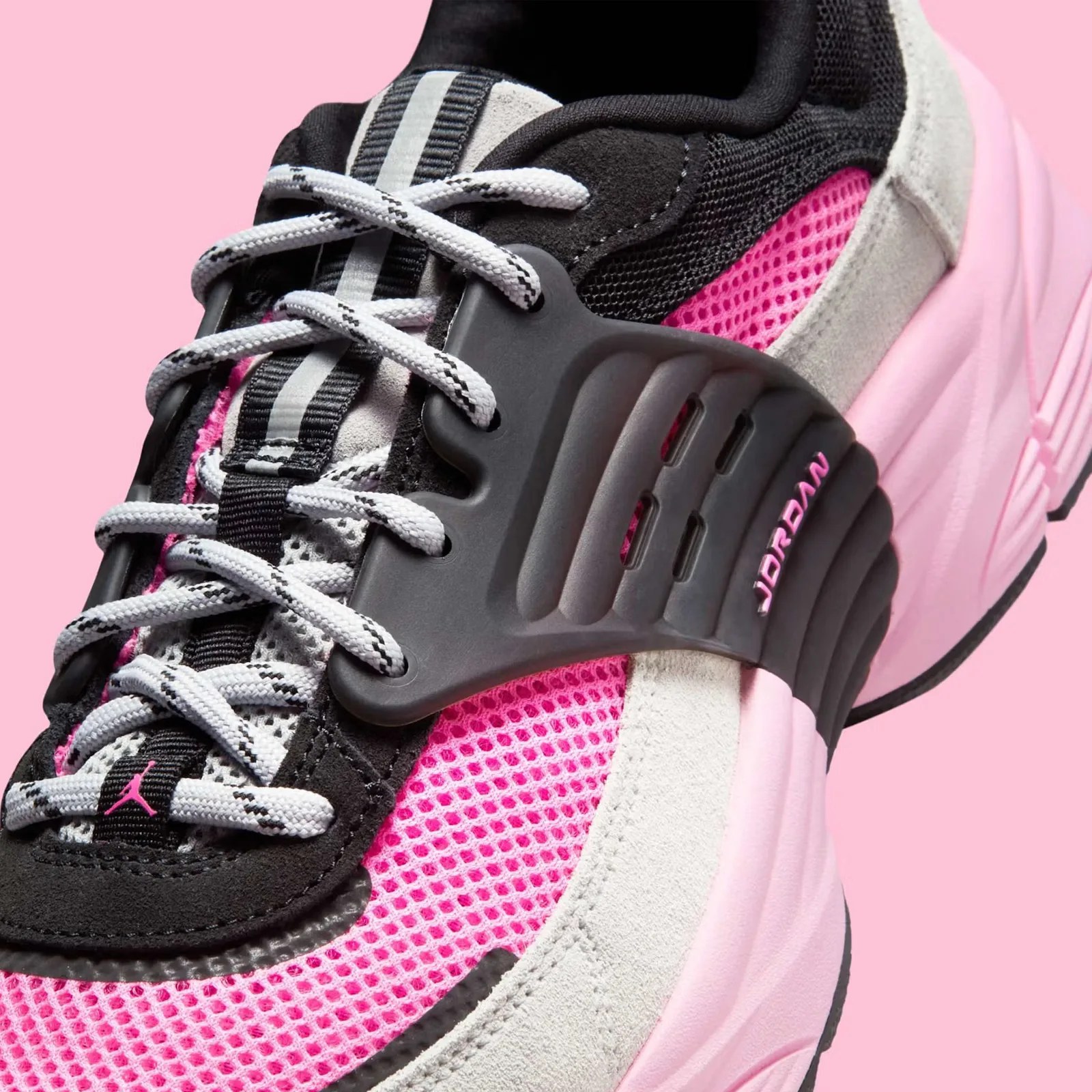 A close-up of the Jordan Trunner O/S in Pink Blast