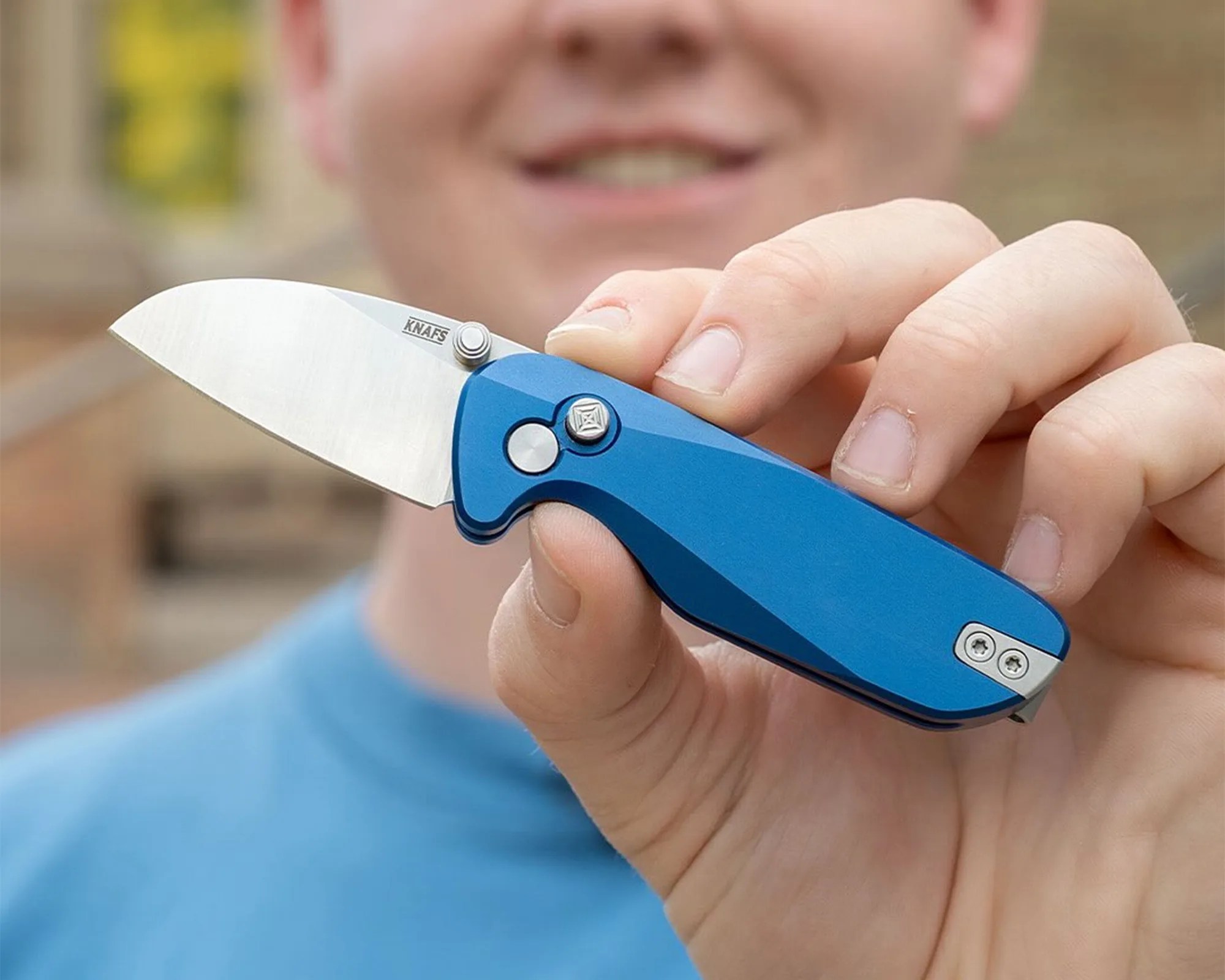 Knafs OCT EDC knife in hand