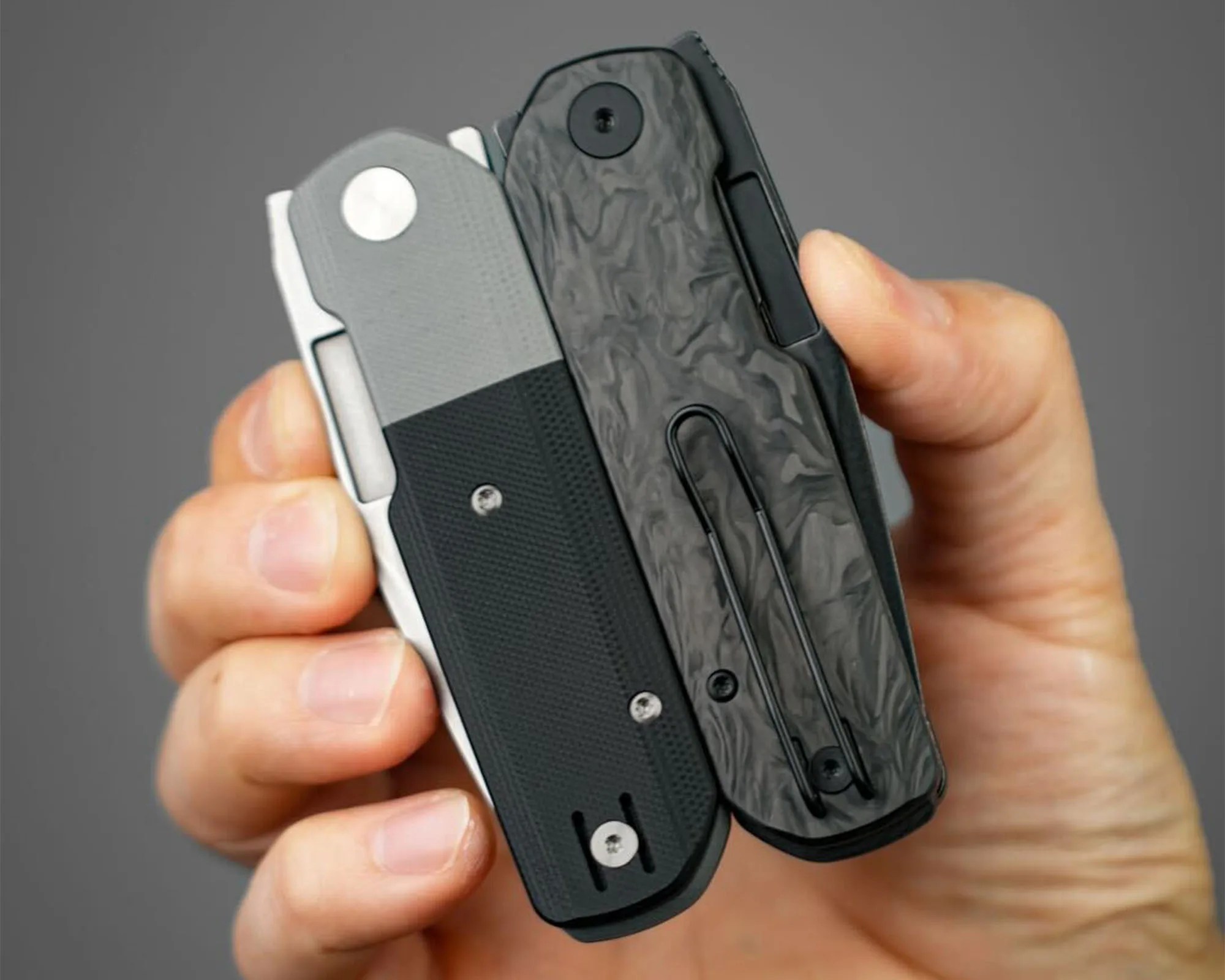 Vero Engineering Avid 1 EDC Knife closed, two ways, in hand