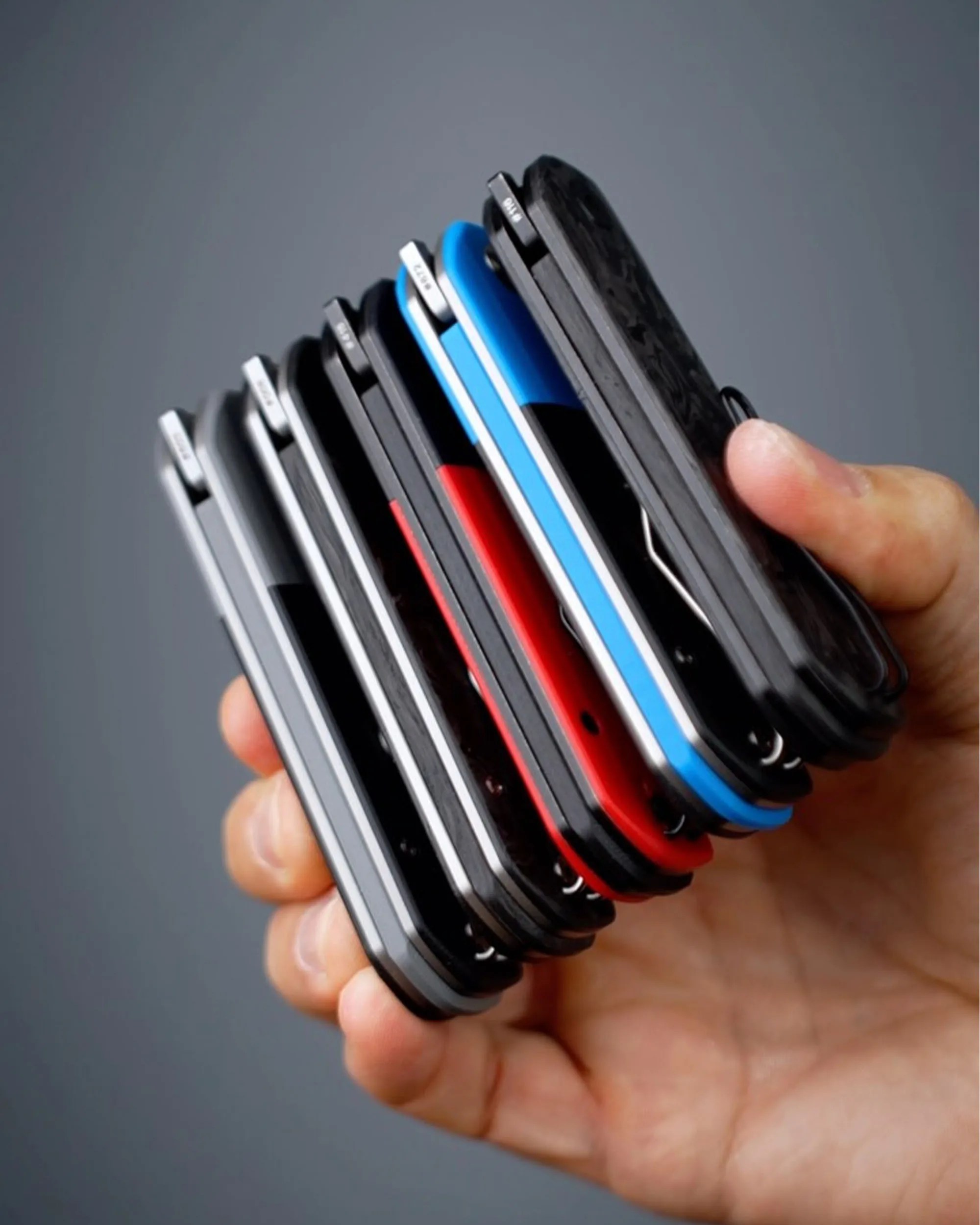 Vero Engineering Avid 1 EDC Knife closed five ways