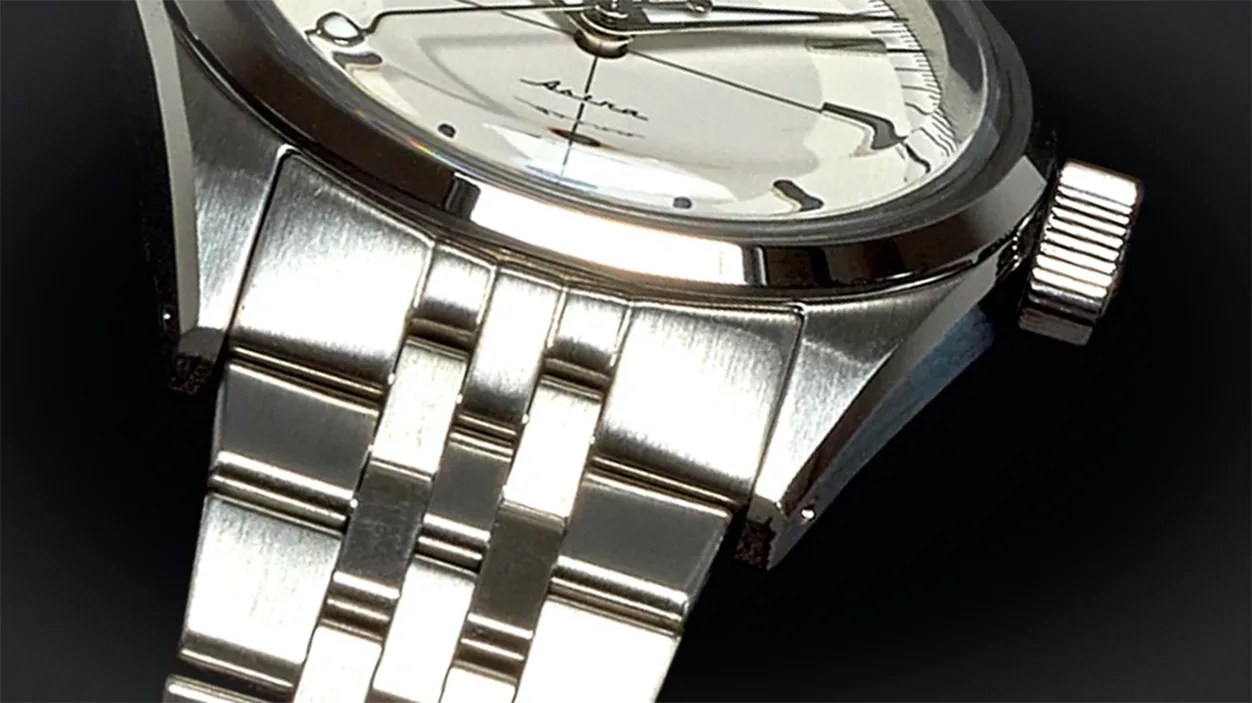 a Lorier watch case