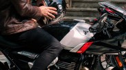 triumph thruxton 400 moto macro